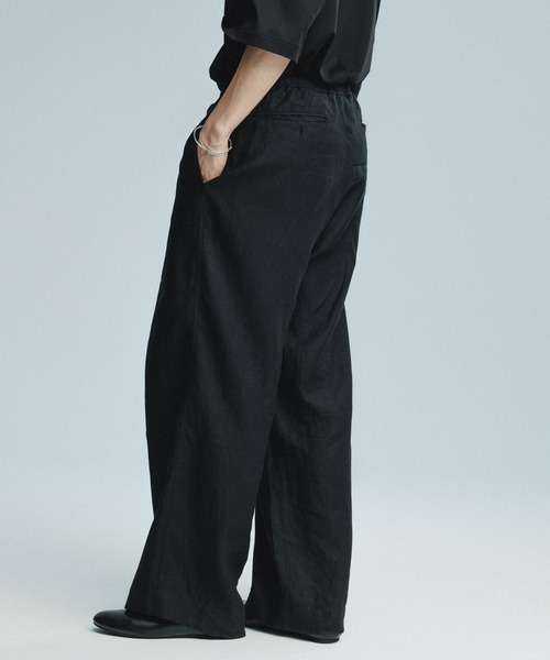 ADAM ET ROPE'（アダムエロペ）の「ワイド イージー リネンパンツ / セットアップ可能（その他パンツ・メンズ・ブラック/カーキ/ネイビー・M/L）」の2枚目の写真