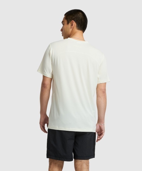 Kinetics(キネティクス)の「New Balance Klutch Men's Mesh Performance T-Shirt(ニューバランス クラッチ メッシュ パフォーマンスTシャツ)(Tシャツ/カットソー・メンズ・ベージュ系/グリーン系/イエロー系・MEDIUM/LARGE/X-LARGE)」の13枚目の写真