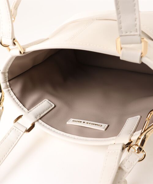 CHARLES & KEITH(チャールズ & キース)の「Addison アディソン ノットロープリバーシブルトートバッグ(トートバッグ・レディース・ブラック/クリーム・S)」の14枚目の写真