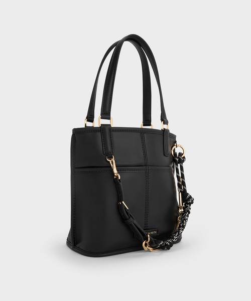 CHARLES & KEITH(チャールズ & キース)の「Addison アディソン ノットロープリバーシブルトートバッグ(トートバッグ・レディース・ブラック/クリーム・S)」の3枚目の写真