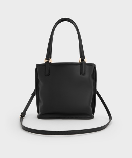 CHARLES & KEITH(チャールズ & キース)の「Addison アディソン ノットロープリバーシブルトートバッグ(トートバッグ・レディース・ブラック/クリーム・S)」の4枚目の写真