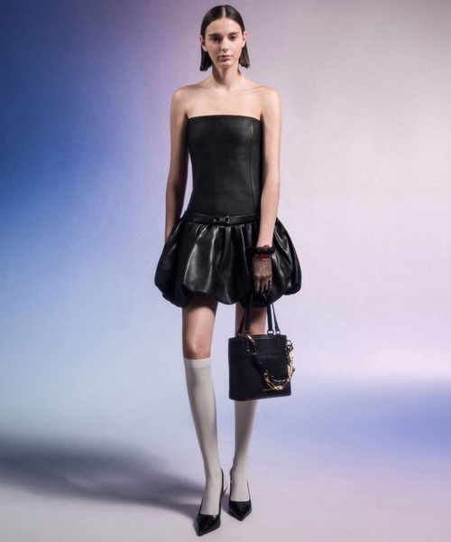 CHARLES & KEITH(チャールズ & キース)の「Addison アディソン ノットロープリバーシブルトートバッグ(トートバッグ・レディース・ブラック/クリーム・S)」の16枚目の写真