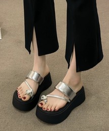 ハートビジュー付き厚底サンダル