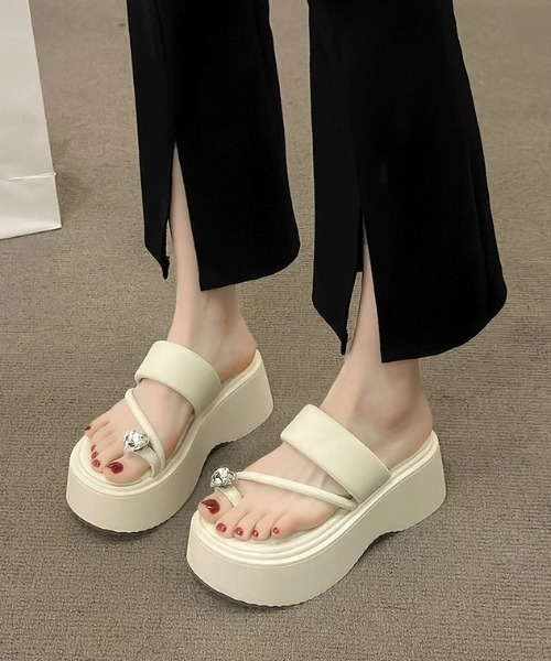 Sibra(シブラ)の「ハートビジュー付き厚底サンダル(サンダル・レディース・シルバー/アイボリー/ブラック・L/M/S)」の6枚目の写真