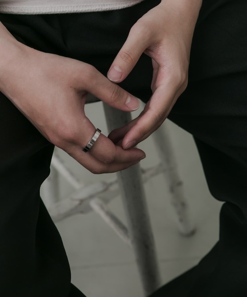 SMELLY（スメリー）の「ステンレスサイクルラインリング（リング・メンズ・シルバー・19号）」の4枚目の写真