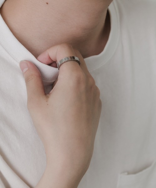 SMELLY（スメリー）の「ステンレスサイクルラインリング（リング・メンズ・シルバー・19号）」の5枚目の写真