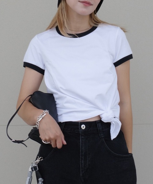 HEILIS(ヘイリス)の「【Hideka Original】アシンメトリーリンガーTシャツ/2WAY 配色 夏服 春服 Tシャツ カットソー 半袖 コンパクト バイカラー ストリート モノトーン ノームコア 韓国 カジュアル 変形 ブラック ホワイト オフ リンガー(Tシャツ/カットソー・レディース・オフホワイト/ブラック・FREE)」の12枚目の写真