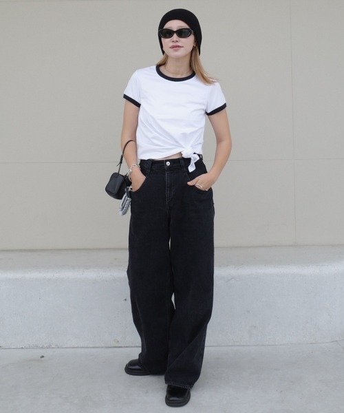 HEILIS(ヘイリス)の「【Hideka Original】アシンメトリーリンガーTシャツ/2WAY 配色 夏服 春服 Tシャツ カットソー 半袖 コンパクト バイカラー ストリート モノトーン ノームコア 韓国 カジュアル 変形 ブラック ホワイト オフ リンガー(Tシャツ/カットソー・レディース・オフホワイト/ブラック・FREE)」の16枚目の写真