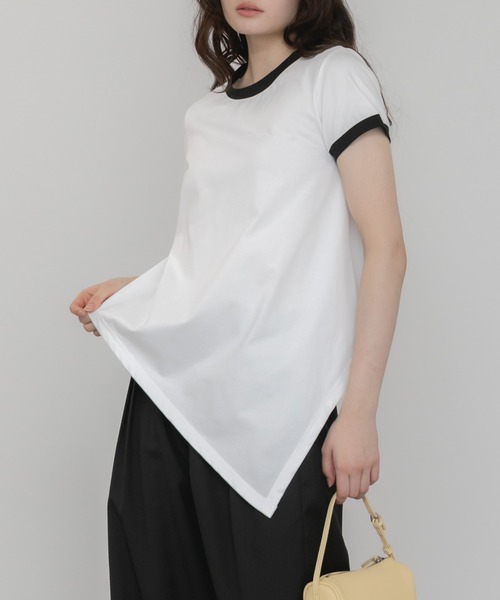 HEILIS(ヘイリス)の「【Hideka Original】アシンメトリーリンガーTシャツ/2WAY 配色 夏服 春服 Tシャツ カットソー 半袖 コンパクト バイカラー ストリート モノトーン ノームコア 韓国 カジュアル 変形 ブラック ホワイト オフ リンガー(Tシャツ/カットソー・レディース・オフホワイト/ブラック・FREE)」の9枚目の写真