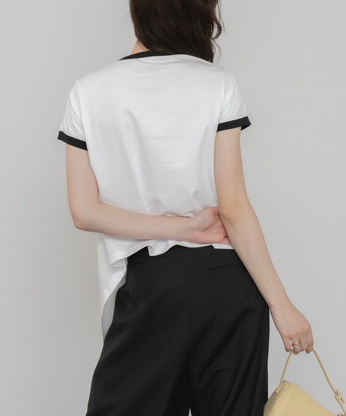 HEILIS(ヘイリス)の「【Hideka Original】アシンメトリーリンガーTシャツ/2WAY 配色 夏服 春服 Tシャツ カットソー 半袖 コンパクト バイカラー ストリート モノトーン ノームコア 韓国 カジュアル 変形 ブラック ホワイト オフ リンガー(Tシャツ/カットソー・レディース・オフホワイト/ブラック・FREE)」の10枚目の写真
