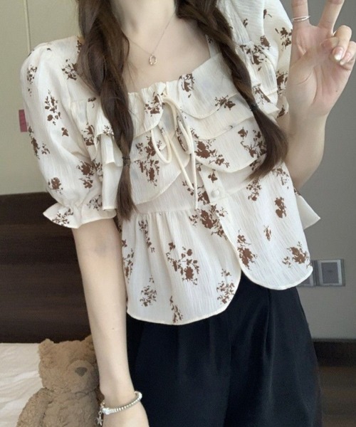 SPIGA(スピーガ)の「スクエアプリントフリルトップス(シャツ/ブラウス・レディース・ホワイト/ベージュ・LARGE/MEDIUM/SMALL)」の17枚目の写真