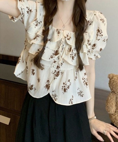 SPIGA(スピーガ)の「スクエアプリントフリルトップス(シャツ/ブラウス・レディース・ホワイト/ベージュ・LARGE/MEDIUM/SMALL)」の11枚目の写真