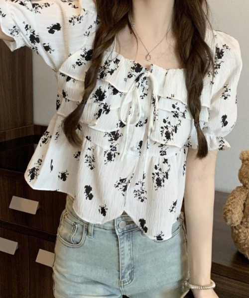 SPIGA(スピーガ)の「スクエアプリントフリルトップス(シャツ/ブラウス・レディース・ホワイト/ベージュ・LARGE/MEDIUM/SMALL)」の7枚目の写真
