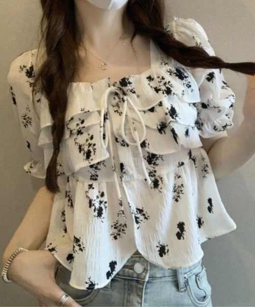 SPIGA(スピーガ)の「スクエアプリントフリルトップス(シャツ/ブラウス・レディース・ホワイト/ベージュ・LARGE/MEDIUM/SMALL)」の10枚目の写真