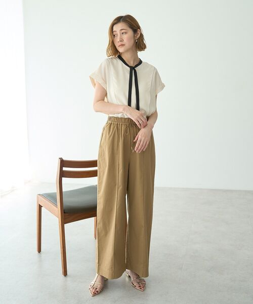 YECCA VECCA(イェッカヴェッカ)の「コットンイージーピンタックワイドパンツ(その他パンツ・レディース・グリーン/ダークベージュ/ネイビー・FREE)」の12枚目の写真