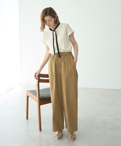 YECCA VECCA(イェッカヴェッカ)の「コットンイージーピンタックワイドパンツ(その他パンツ・レディース・グリーン/ダークベージュ/ネイビー・FREE)」の13枚目の写真