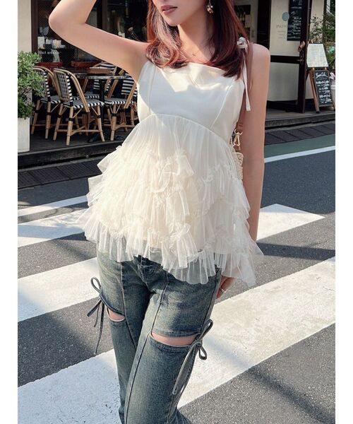 RESEXXY（リゼクシー）の「チュールフリルペプラムキャミトップス（キャミソール・レディース・ブルー/ブラック/アイボリー・FREE）」の2枚目の写真