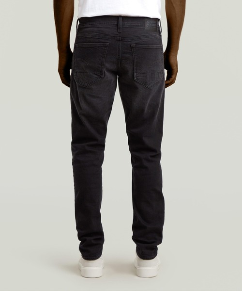 G-STAR(ジースター)の「3301 REGULAR TAPERED JEANS/ヴィンテージライクレギュラーテーパードジーンズ(デニムパンツ・メンズ・ブラック系その他・28/30/29/30/31/32/31/30/30/32/34/32/30/30/29/32/32/32/33/30)」の2枚目の写真