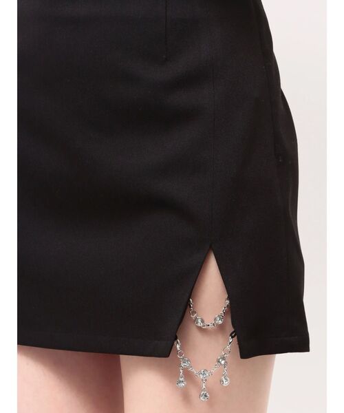 GYDA（ジェイダ）の「slit chain bijou スカートライクショートパンツ（スカート・レディース・ブラック/オフホワイト・FREE）」の11枚目の写真