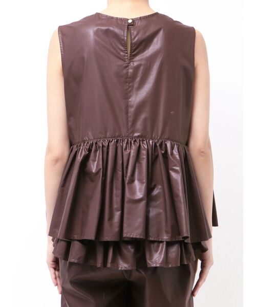 ELENDEEK（エレンディーク）の「カレンダリングペプラムブラウス【セットアップ対応】（シャツ/ブラウス・レディース・ベージュ/ボルドー/ブラック・FREE）」の16枚目の写真