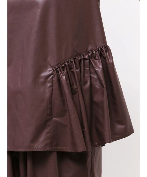 ELENDEEK（エレンディーク）の「カレンダリングペプラムブラウス【セットアップ対応】（シャツ/ブラウス・レディース・ベージュ/ボルドー/ブラック・FREE）」の13枚目の写真