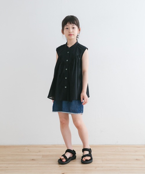 URBAN RESEARCH DOORS（アーバンリサーチドアーズ）の「『親子リンク』コットンボイルV切替ブラウス(KIDS)（シャツ/ブラウス・キッズ・グリーン/ブラック・105/120/135）」の4枚目の写真