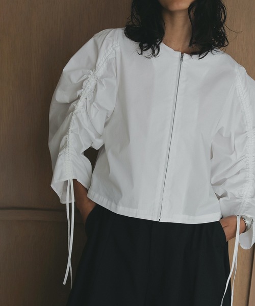 MANOF(マノフ)の「DRAWSTRING SLEEVE SHORT BLOUSE(シャツ/ブラウス・レディース・ホワイト/ブルー/ブラック・M/S)」の7枚目の写真