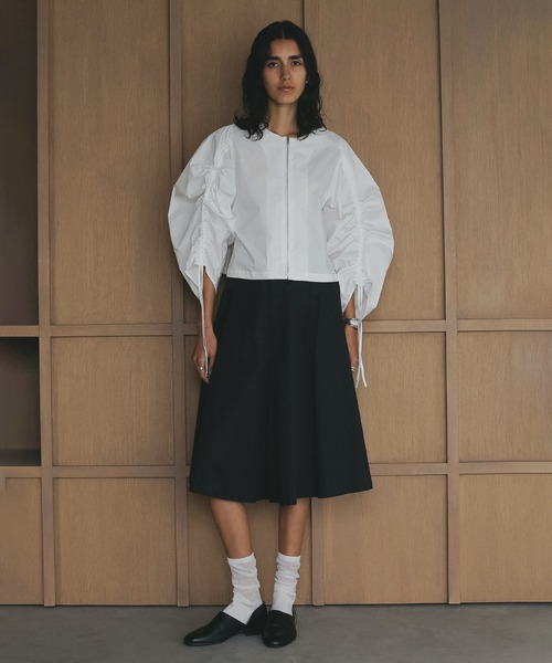 MANOF(マノフ)の「DRAWSTRING SLEEVE SHORT BLOUSE(シャツ/ブラウス・レディース・ホワイト/ブルー/ブラック・M/S)」の9枚目の写真