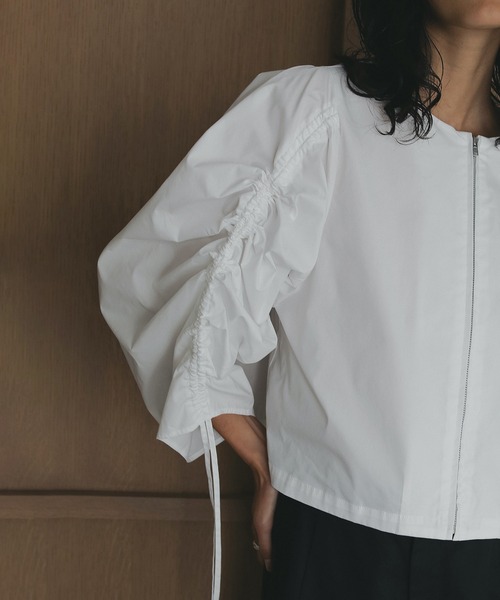 【新品】MANOF◼️DRAWSTRING SLEEVE SHORT BLOUSE DRAWSTRING SLEEVE SHORT BLOUSE（シャツ/ブラウス）｜MANOF（マノフ