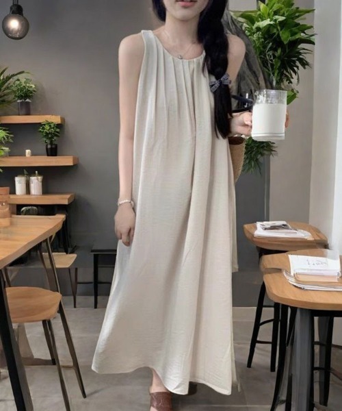 SallyLunn(サリーラン)の「ギャザーノースリーブワンピース(ワンピース・レディース・アイボリー/ブラック・LARGE/MEDIUM)」の7枚目の写真