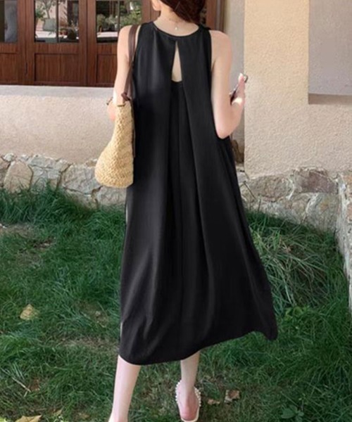 SallyLunn(サリーラン)の「ギャザーノースリーブワンピース(ワンピース・レディース・アイボリー/ブラック・LARGE/MEDIUM)」の4枚目の写真