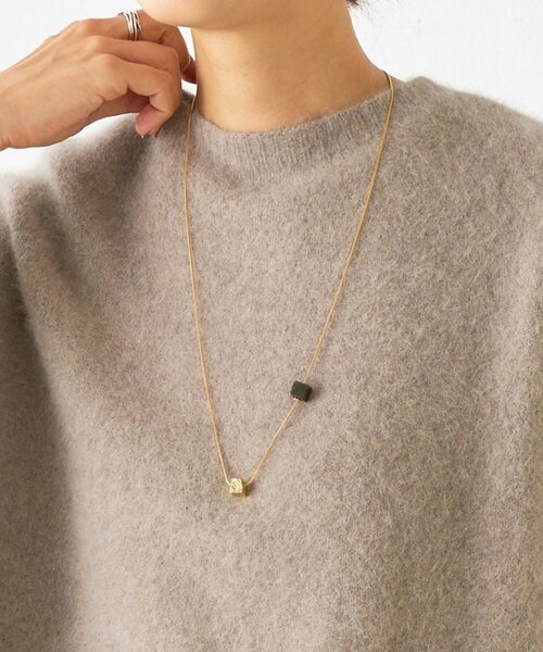 BEARDSLEY(ビアズリー)の「スクエアストーンラリエット(ネックレス・レディース・ゴールド・FREE)」の1枚目の写真