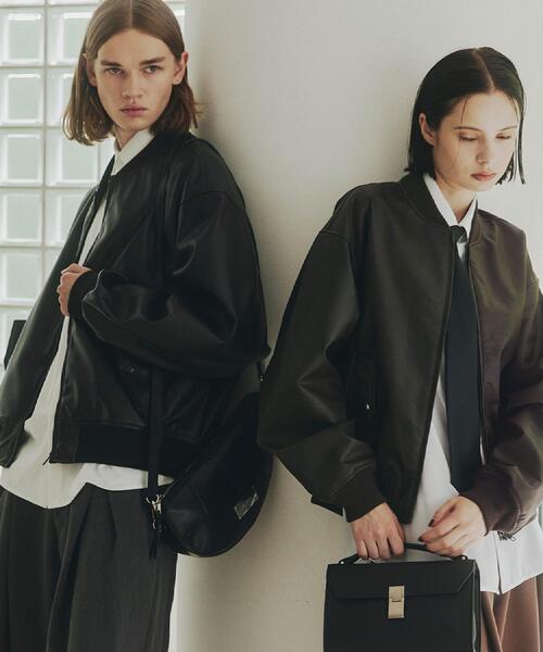 tk.TAKEO KIKUCHI（ティーケータケオキクチ）の「シンセティックレザー MA－1（ブルゾン・レディース・ブラック系/ダークブラウン系/ブラック・01/03/02）」の2枚目の写真