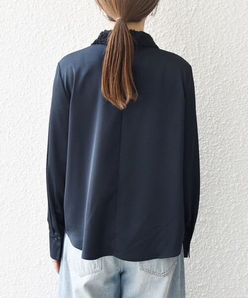 SHIPS any（シップス エニィ）の「SHIPS any:〈洗濯機可能〉サテン レースカラー ブラウス（シャツ/ブラウス・レディース・ライトグレー/クリーム/ネイビー・ONE SIZE）」の7枚目の写真