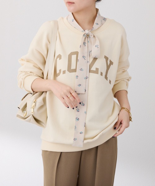 COLLAGE GALLARDAGALANTE(コラージュガリャルダガランテ)の「COZYロゴスウェット(スウェット・レディース・オフホワイト/ボルドー・FREE)」の2枚目の写真