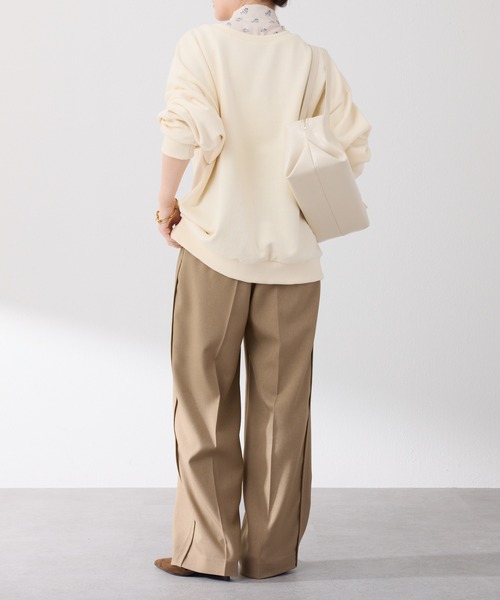 COLLAGE GALLARDAGALANTE(コラージュガリャルダガランテ)の「COZYロゴスウェット(スウェット・レディース・オフホワイト/ボルドー・FREE)」の9枚目の写真