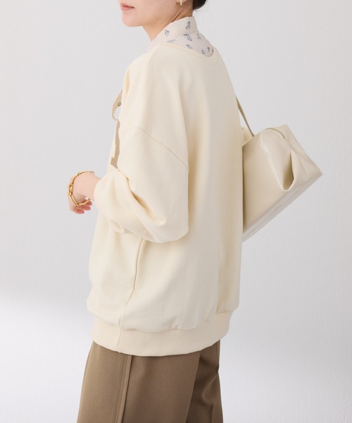 COLLAGE GALLARDAGALANTE(コラージュガリャルダガランテ)の「COZYロゴスウェット(スウェット・レディース・オフホワイト/ボルドー・FREE)」の5枚目の写真