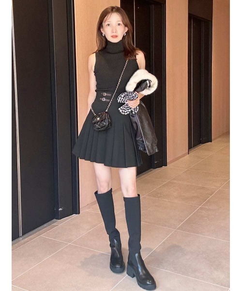 スメイル　23ss ラメニット　シャツテールノースリーブプルオーバー Sustainableノースリラメニットプルオーバー（ニット/セーター