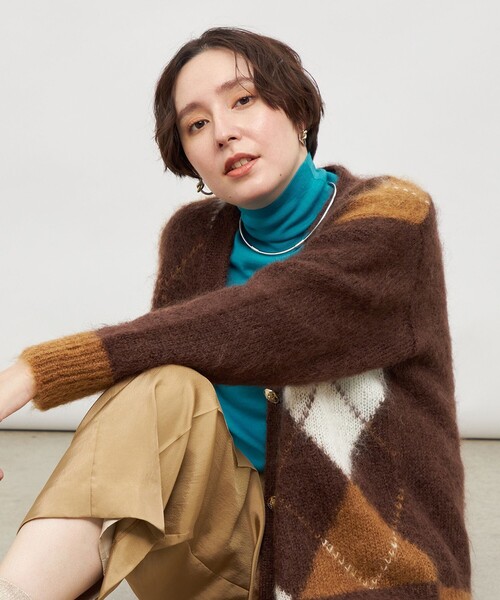 Laraaji(ララージ)の「モヘアインターシャアーガイルVネックカーディガン(カーディガン/ボレロ・レディース・ブラウン系その他/ピンク系その他・38)」の9枚目の写真