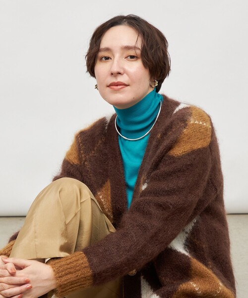 Laraaji(ララージ)の「モヘアインターシャアーガイルVネックカーディガン(カーディガン/ボレロ・レディース・ブラウン系その他/ピンク系その他・38)」の11枚目の写真