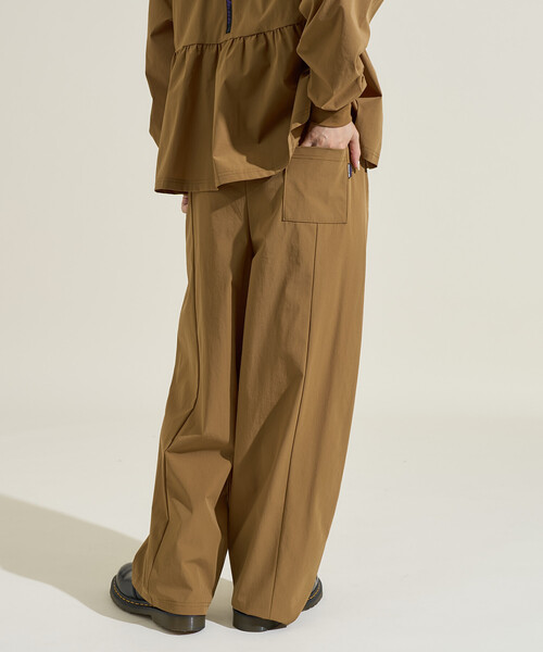 FREAK'S STORE(フリークスストア)の「THOUSAND MILE × FREAK'S STORE/サウザンドマイル 別注 ペプラム セットアップ(その他パンツ・レディース・ブラック/キャメル・フリ-)」の3枚目の写真