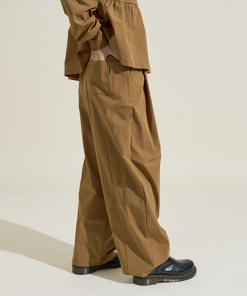 FREAK'S STORE(フリークスストア)の「THOUSAND MILE × FREAK'S STORE/サウザンドマイル 別注 ペプラム セットアップ(その他パンツ・レディース・ブラック/キャメル・フリ-)」の4枚目の写真