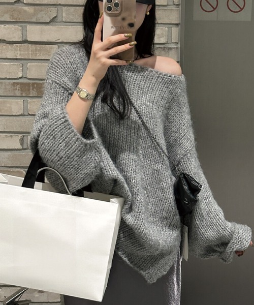 ADDITION STORE（アディションストア）の「【再入荷】【リラックスできる♪ざっくりニット】ボートネック ざっくりニット /（ニット/セーター・レディース・グレー/オフホワイト/レッド/ブラウン・FREE）」の3枚目の写真