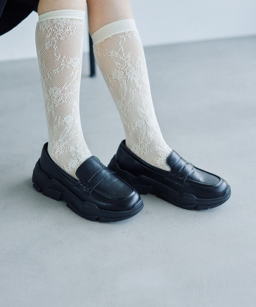 LEPSIM（レプシィム）の「レースハイソックス　573110（ソックス/靴下・レディース・ブラック/アイボリー・ONE SIZE）」の2枚目の写真