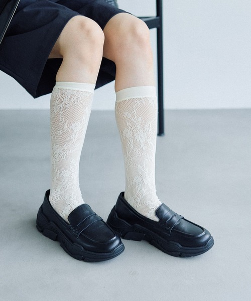 LEPSIM（レプシィム）の「レースハイソックス　573110（ソックス/靴下・レディース・ブラック/アイボリー・ONE SIZE）」の3枚目の写真