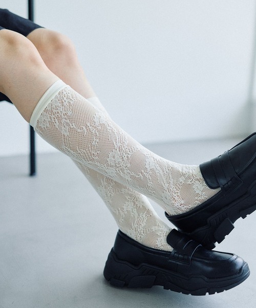 LEPSIM（レプシィム）の「レースハイソックス　573110（ソックス/靴下・レディース・ブラック/アイボリー・ONE SIZE）」の4枚目の写真