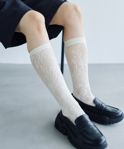 LEPSIM（レプシィム）の「レースハイソックス　573110（ソックス/靴下・レディース・ブラック/アイボリー・ONE SIZE）」の5枚目の写真