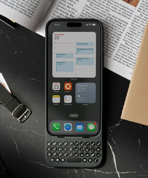 Clicks（クリックス）】キーボード付き iPhone16 Pro ケース