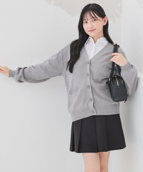 Honeys(ハニーズ)の「スクールVカーディガン(カーディガン/ボレロ・レディース・ネイビー/ベージュ/アイボリー/ブラック/杢グレー・L/M/LL/S)」の11枚目の写真