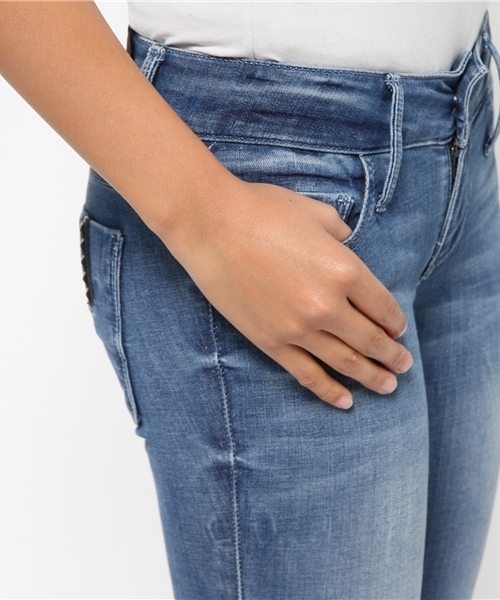 Black Orchid(ブラックオーキッド)の「Mid Rise Jeggingストレッチデニムパンツ(デニムパンツ・レディース・ライトインディゴブルー・23inch)」の9枚目の写真